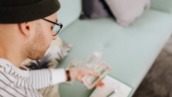 8 Essential Financial Tips Every Man Should Know by 30